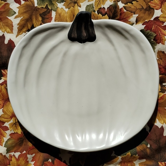 Pottery Barn Other - 3 Pottery Barn White Pumpkin Plates